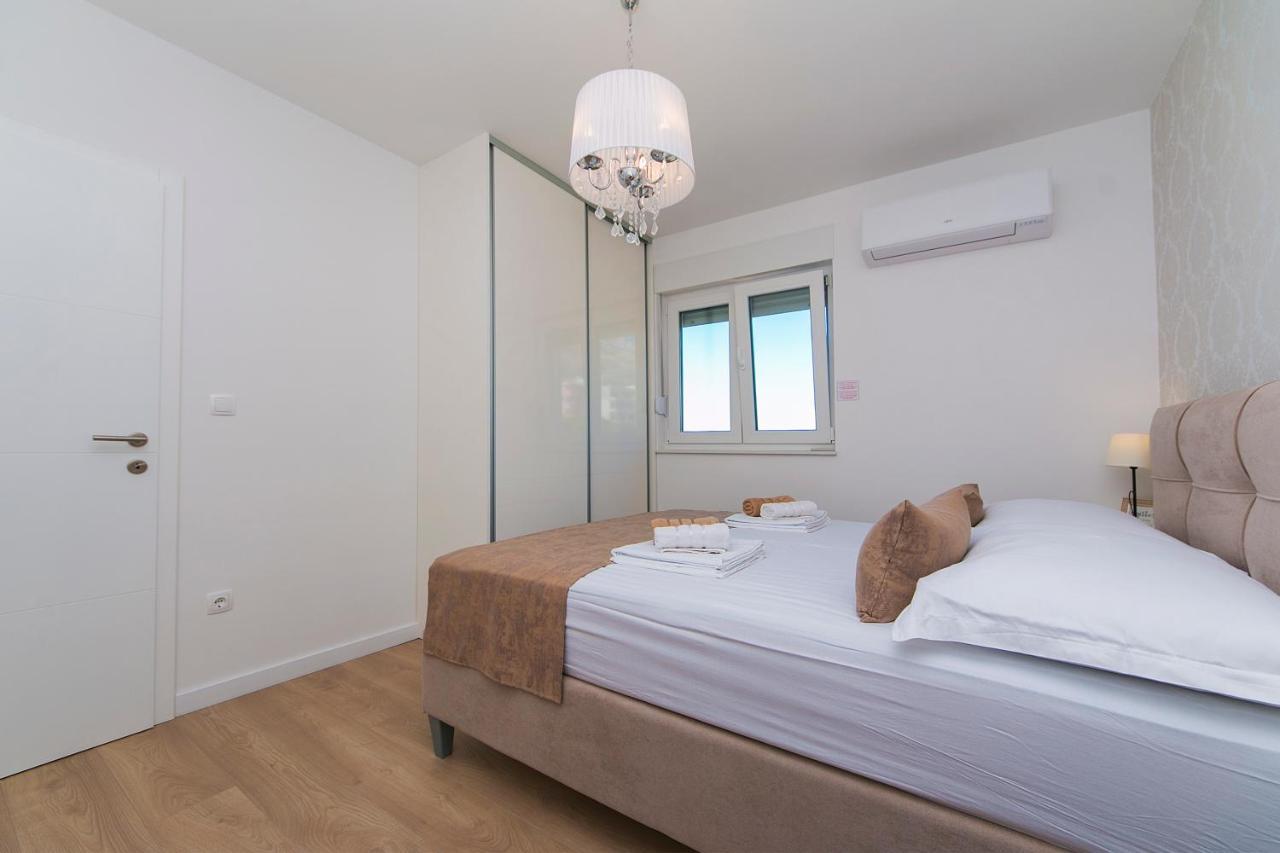Apartman Sunset มาคาร์สกา ภายนอก รูปภาพ