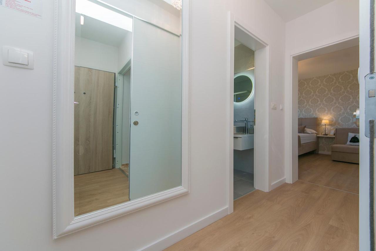 Apartman Sunset มาคาร์สกา ภายนอก รูปภาพ